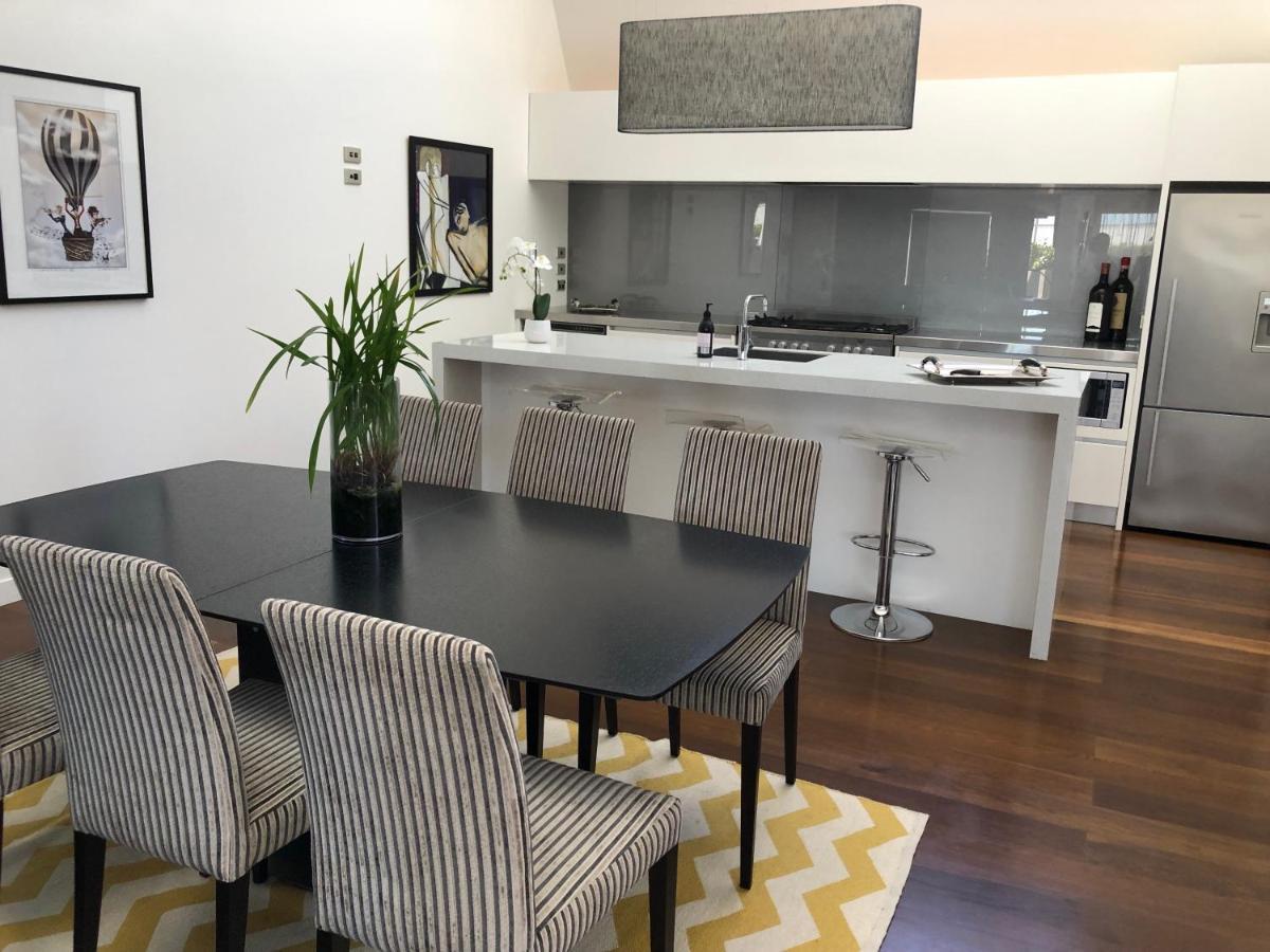 Luxurious Loft Apartments In The Heart Of Ahuriri Нейпиър Екстериор снимка