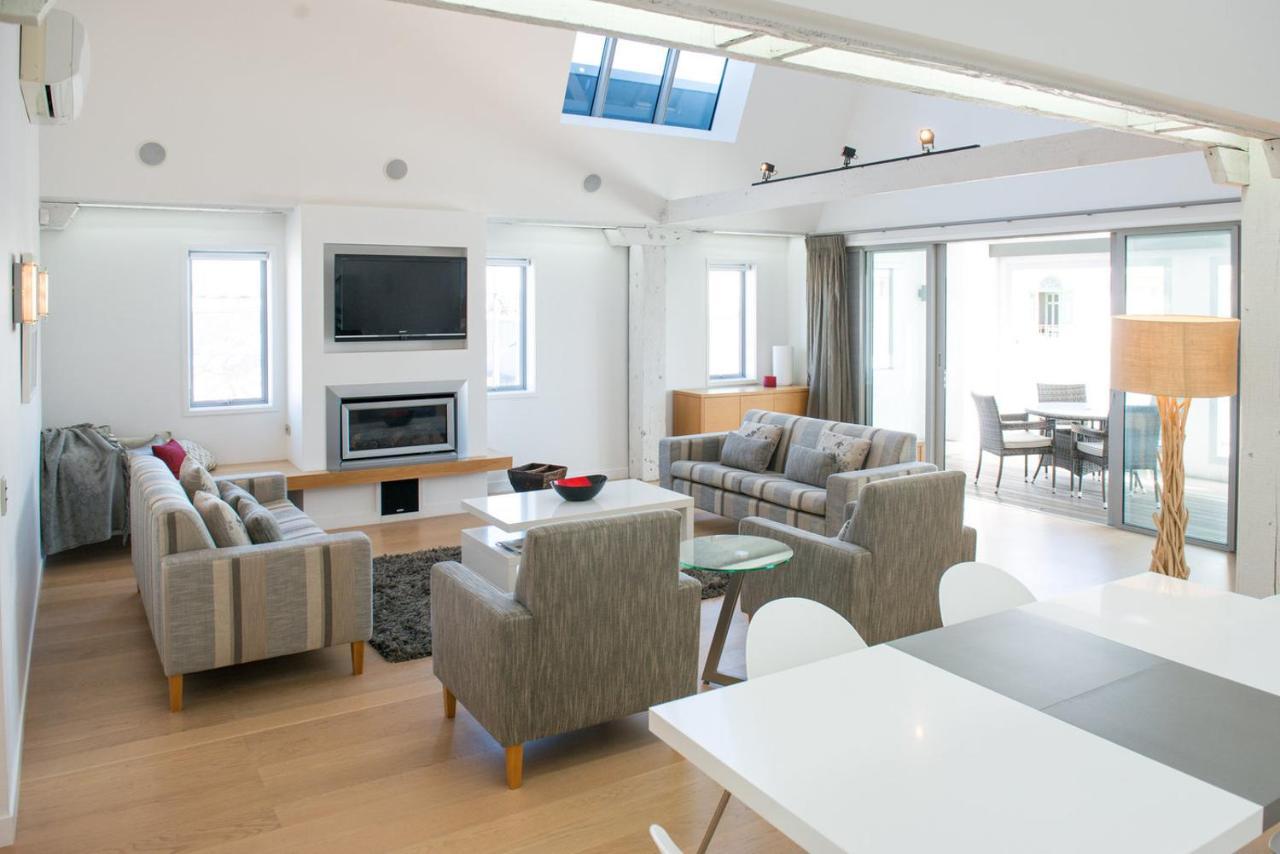 Luxurious Loft Apartments In The Heart Of Ahuriri Нейпиър Екстериор снимка